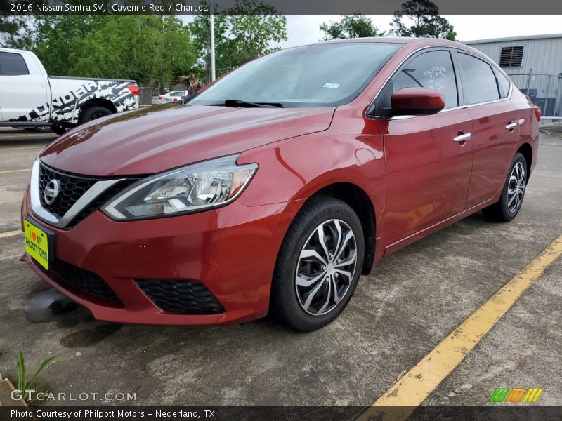 Front 3/4 View of 2016 Sentra SV