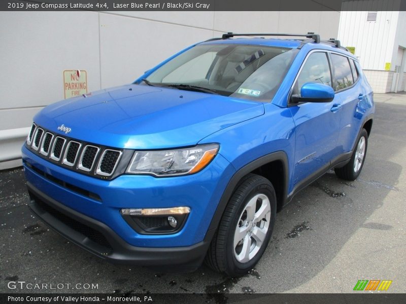 Laser Blue Pearl / Black/Ski Gray 2019 Jeep Compass Latitude 4x4