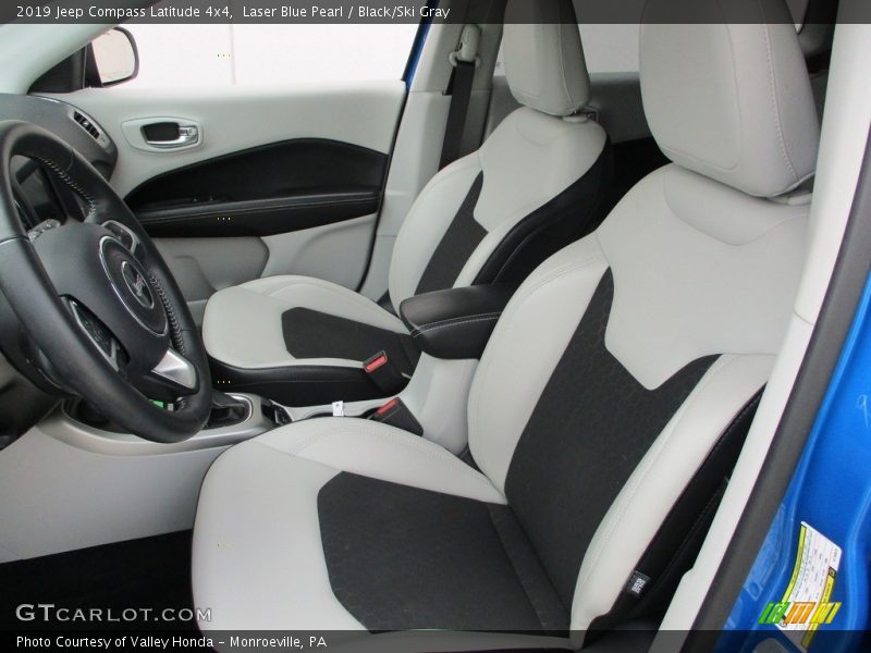 Laser Blue Pearl / Black/Ski Gray 2019 Jeep Compass Latitude 4x4