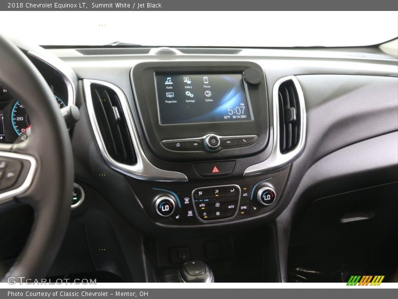 Summit White / Jet Black 2018 Chevrolet Equinox LT