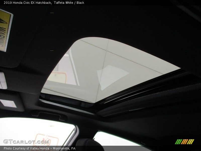 Taffeta White / Black 2019 Honda Civic EX Hatchback