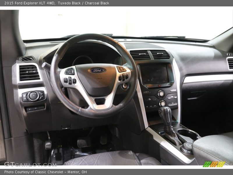 Tuxedo Black / Charcoal Black 2015 Ford Explorer XLT 4WD