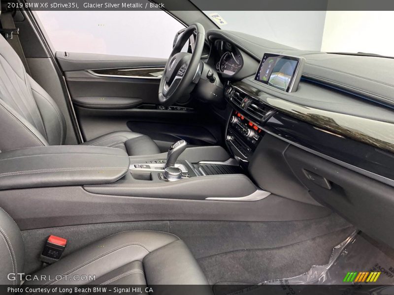 Dashboard of 2019 X6 sDrive35i