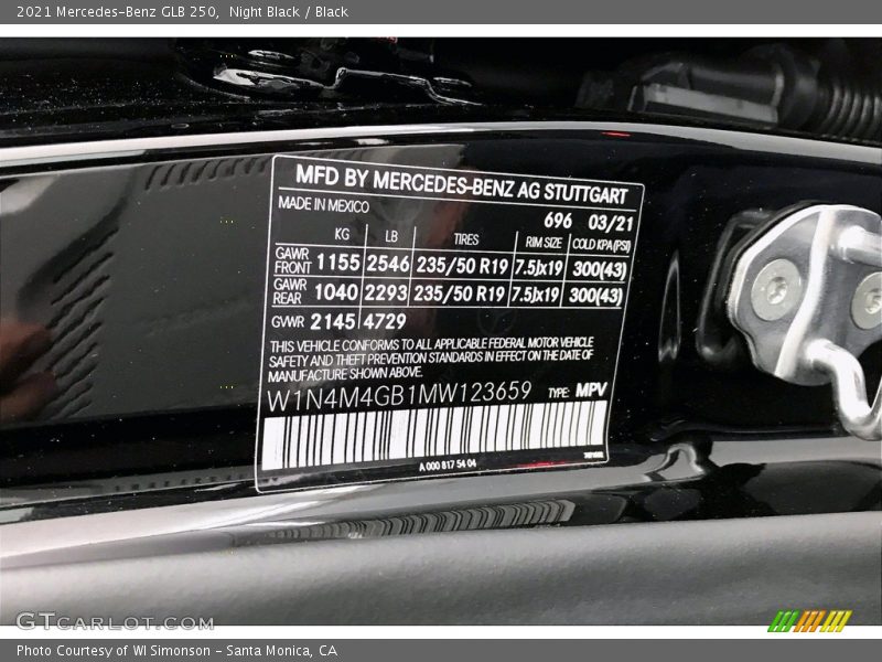 Night Black / Black 2021 Mercedes-Benz GLB 250