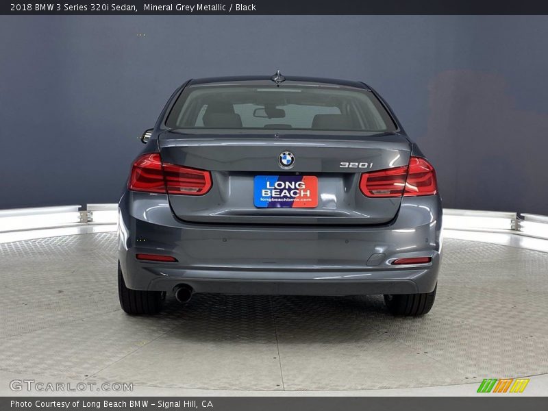 Mineral Grey Metallic / Black 2018 BMW 3 Series 320i Sedan