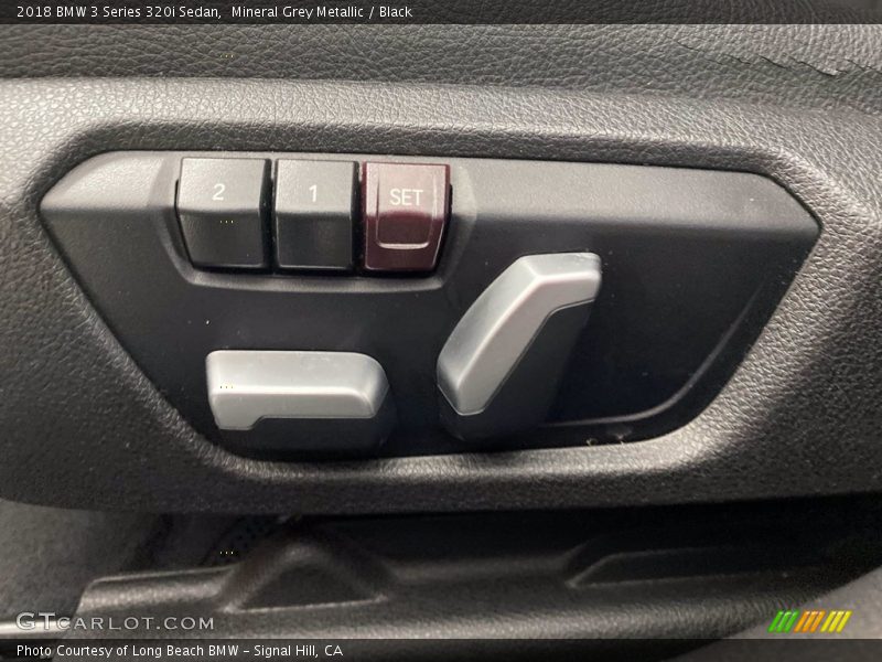 Mineral Grey Metallic / Black 2018 BMW 3 Series 320i Sedan