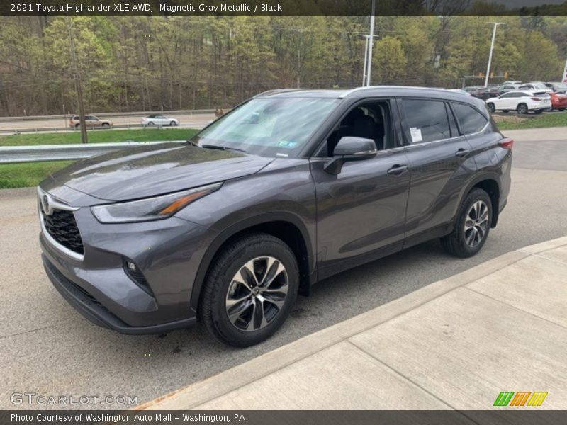 Magnetic Gray Metallic / Black 2021 Toyota Highlander XLE AWD