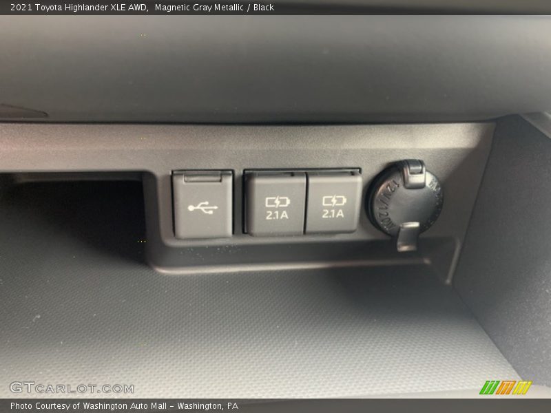 Magnetic Gray Metallic / Black 2021 Toyota Highlander XLE AWD