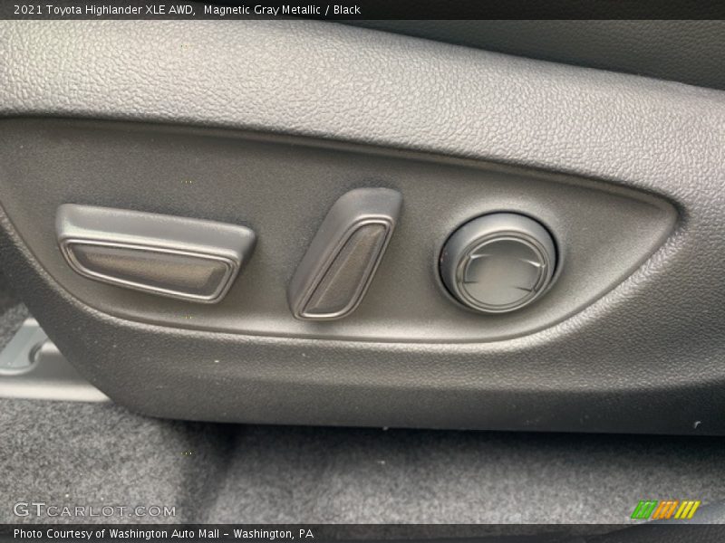 Magnetic Gray Metallic / Black 2021 Toyota Highlander XLE AWD