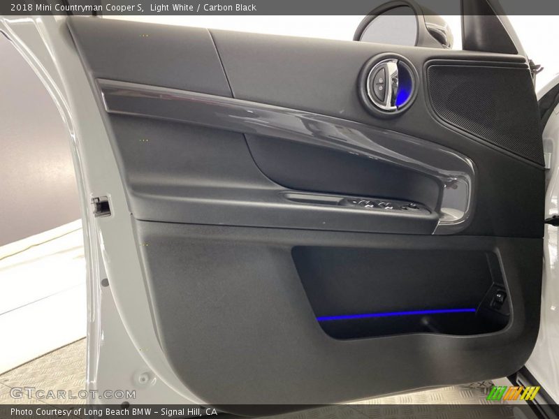 Light White / Carbon Black 2018 Mini Countryman Cooper S