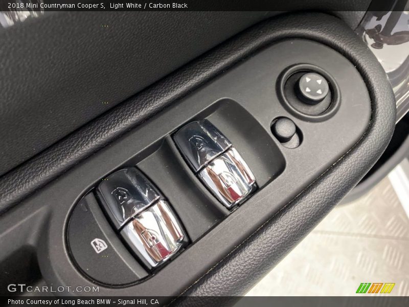 Light White / Carbon Black 2018 Mini Countryman Cooper S