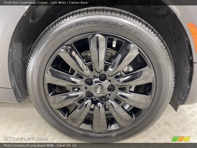 Light White / Carbon Black 2018 Mini Countryman Cooper