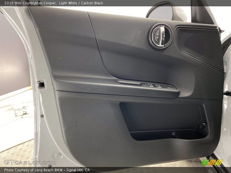 Light White / Carbon Black 2018 Mini Countryman Cooper
