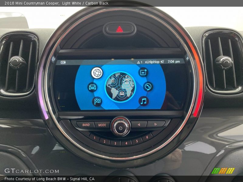 Light White / Carbon Black 2018 Mini Countryman Cooper