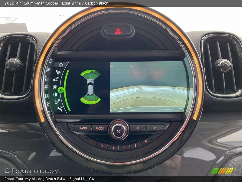 Light White / Carbon Black 2018 Mini Countryman Cooper