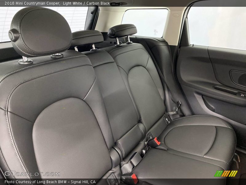 Light White / Carbon Black 2018 Mini Countryman Cooper