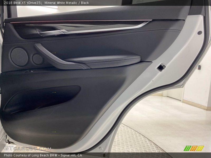 Mineral White Metallic / Black 2018 BMW X5 sDrive35i