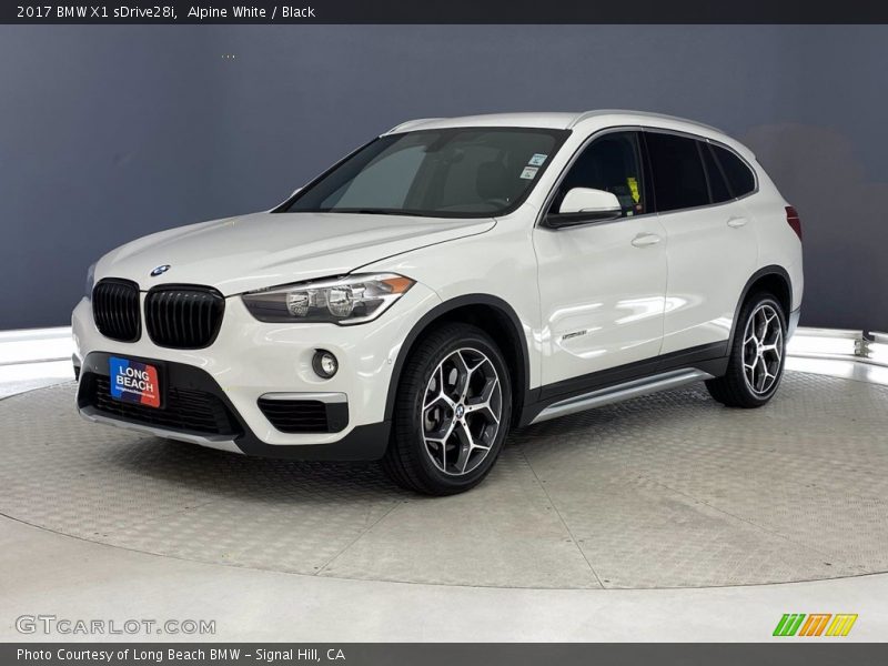 Alpine White / Black 2017 BMW X1 sDrive28i