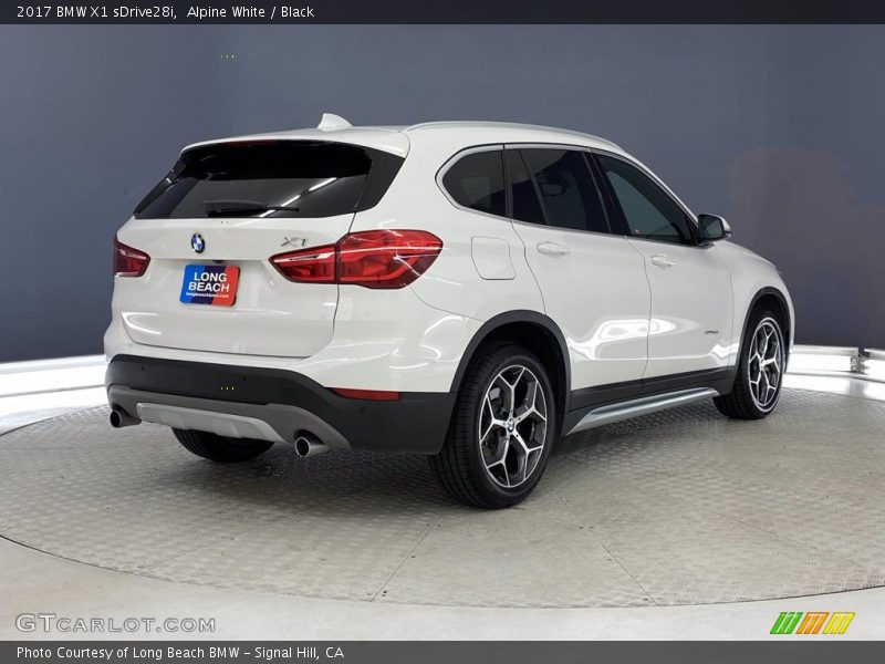 Alpine White / Black 2017 BMW X1 sDrive28i