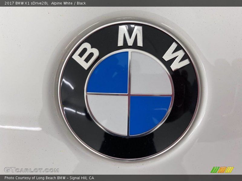 Alpine White / Black 2017 BMW X1 sDrive28i