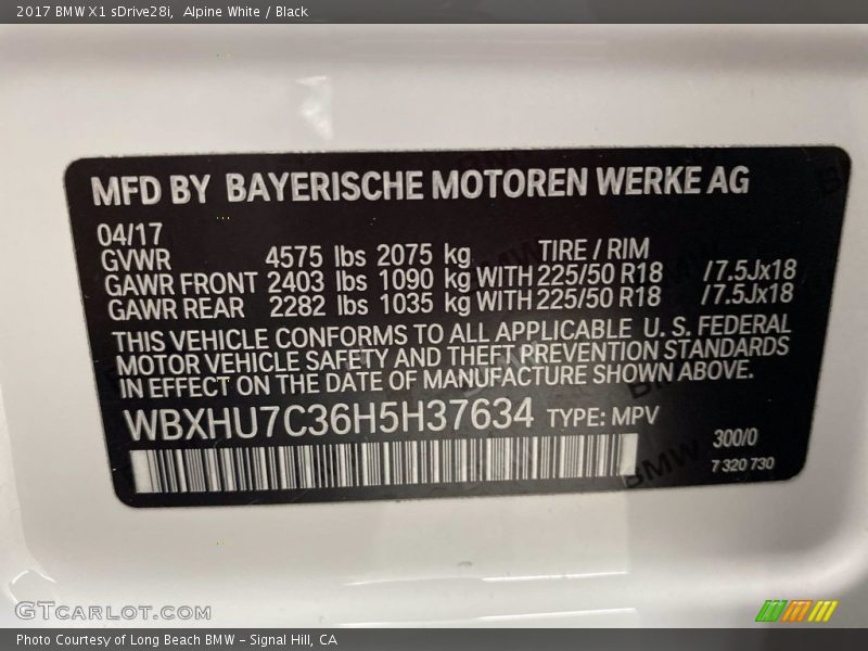 Alpine White / Black 2017 BMW X1 sDrive28i