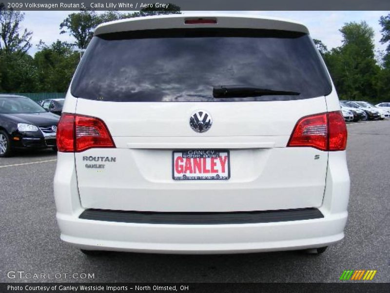 Calla Lilly White / Aero Grey 2009 Volkswagen Routan S