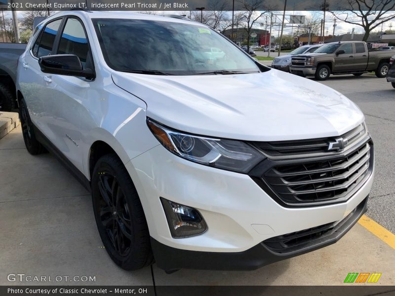 Iridescent Pearl Tricoat / Jet Black 2021 Chevrolet Equinox LT