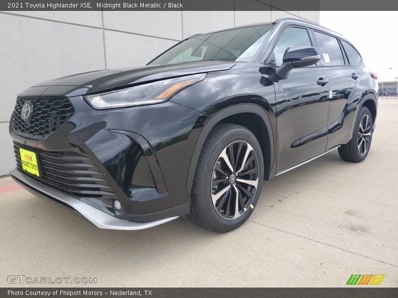Midnight Black Metallic / Black 2021 Toyota Highlander XSE