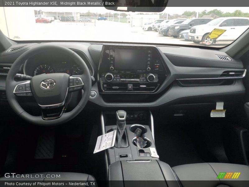 Midnight Black Metallic / Black 2021 Toyota Highlander XSE