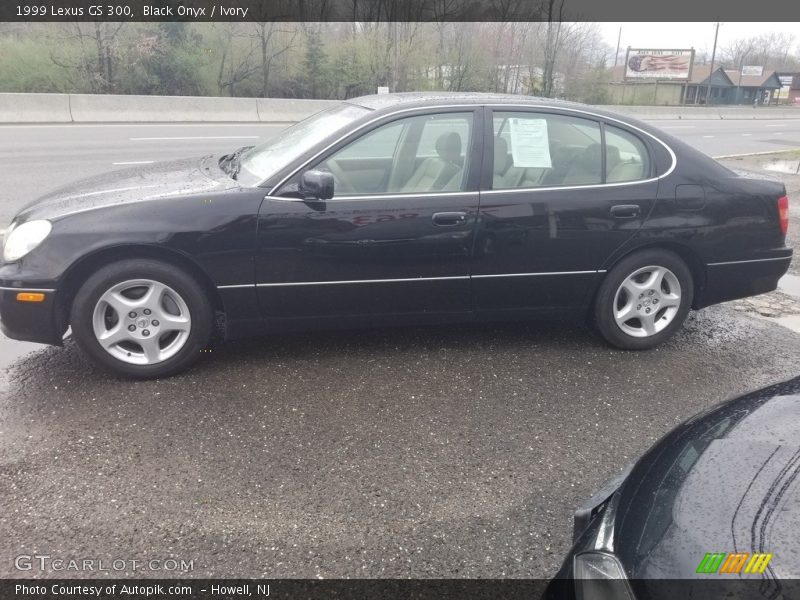Black Onyx / Ivory 1999 Lexus GS 300