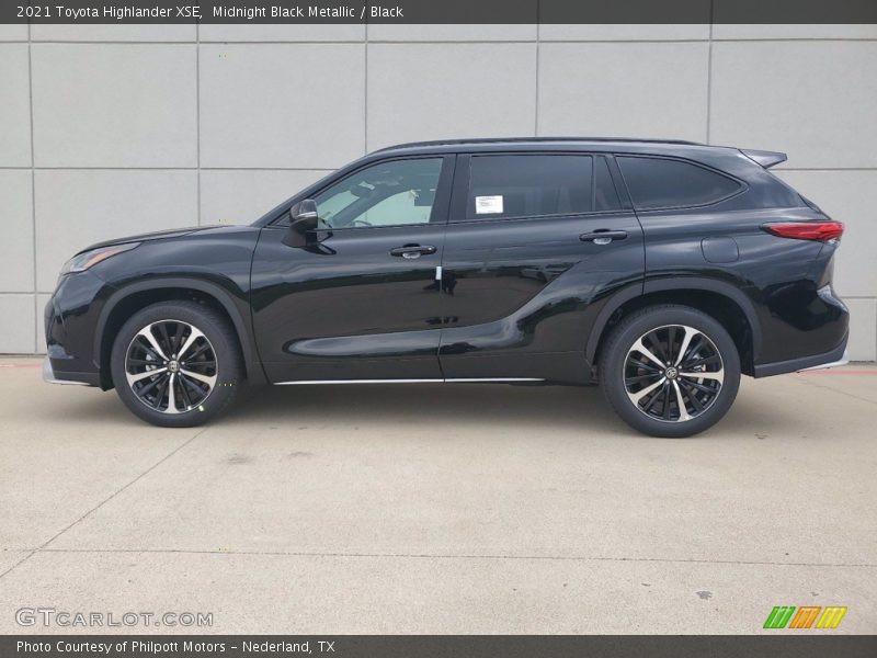 Midnight Black Metallic / Black 2021 Toyota Highlander XSE
