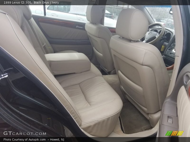 Black Onyx / Ivory 1999 Lexus GS 300