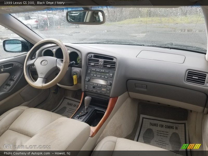 Black Onyx / Ivory 1999 Lexus GS 300