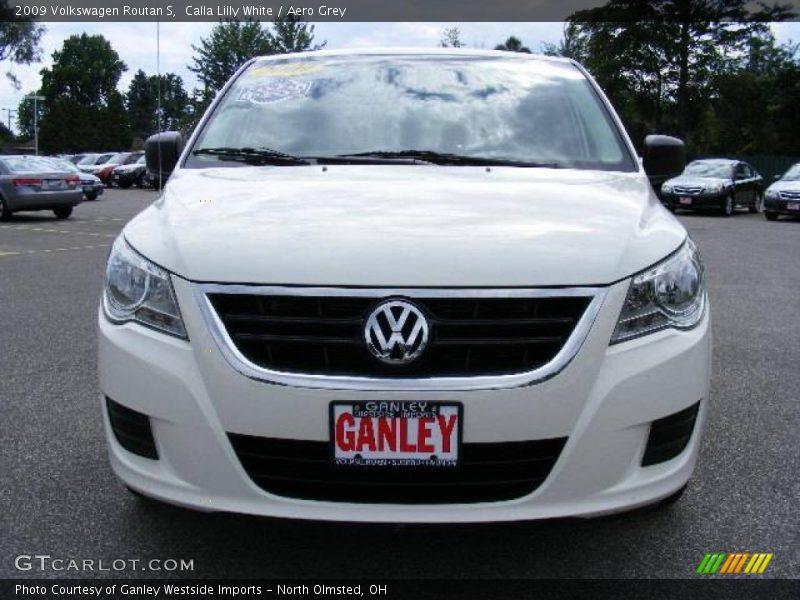 Calla Lilly White / Aero Grey 2009 Volkswagen Routan S