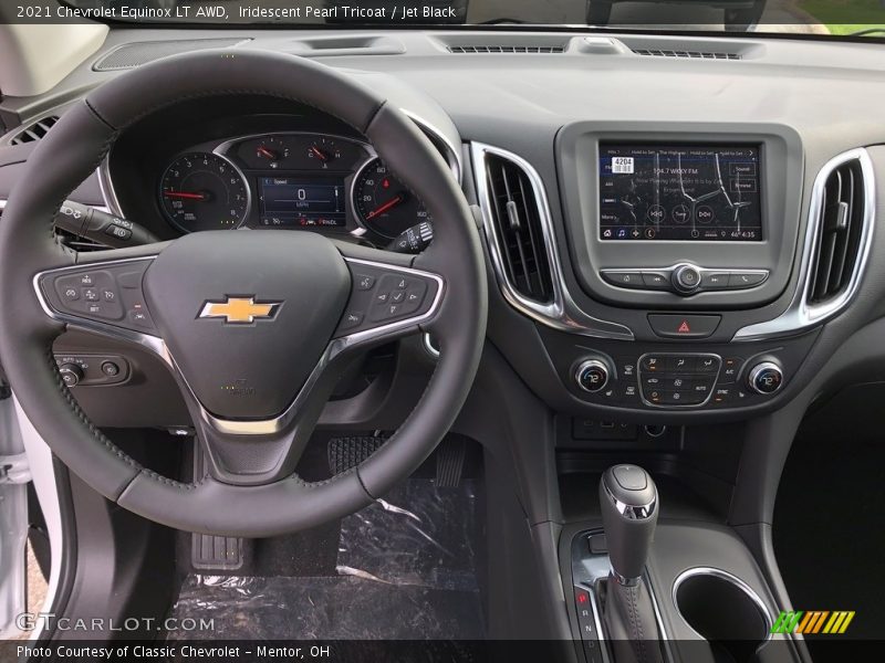 Iridescent Pearl Tricoat / Jet Black 2021 Chevrolet Equinox LT AWD