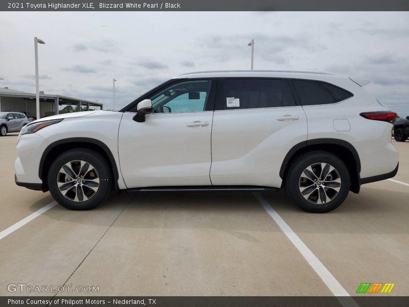 Blizzard White Pearl / Black 2021 Toyota Highlander XLE