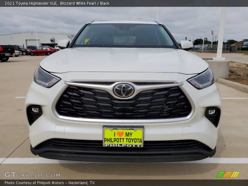Blizzard White Pearl / Black 2021 Toyota Highlander XLE