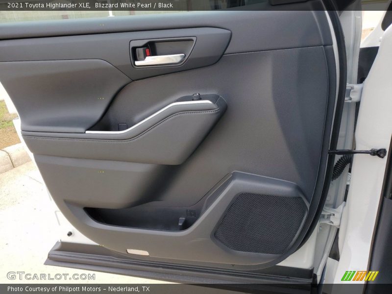 Blizzard White Pearl / Black 2021 Toyota Highlander XLE