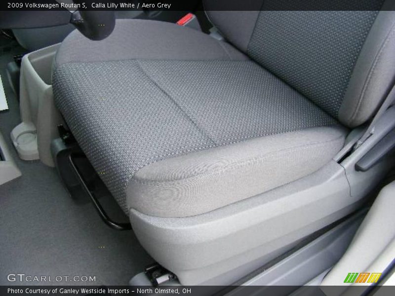 Calla Lilly White / Aero Grey 2009 Volkswagen Routan S