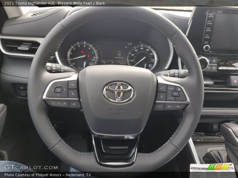 Blizzard White Pearl / Black 2021 Toyota Highlander XLE