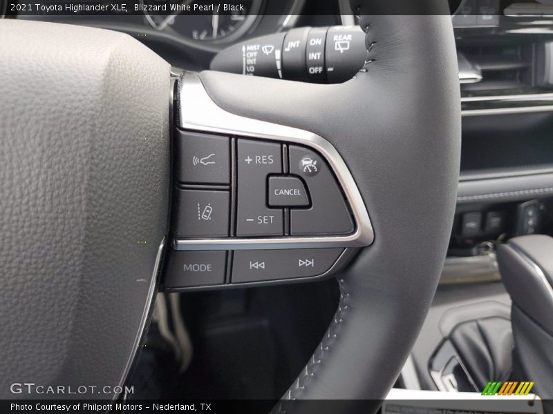 Blizzard White Pearl / Black 2021 Toyota Highlander XLE