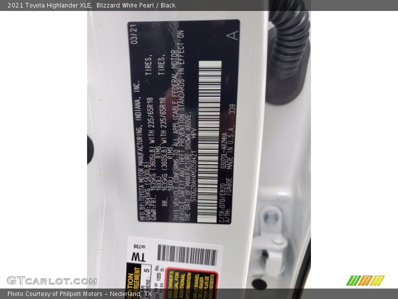 Blizzard White Pearl / Black 2021 Toyota Highlander XLE