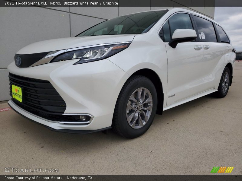 Blizzard White Pearl / Graphite 2021 Toyota Sienna XLE Hybrid