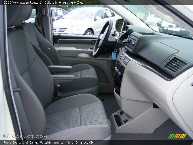 Calla Lilly White / Aero Grey 2009 Volkswagen Routan S