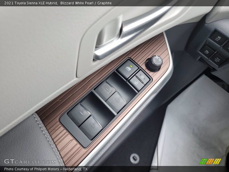 Blizzard White Pearl / Graphite 2021 Toyota Sienna XLE Hybrid