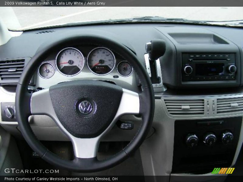 Calla Lilly White / Aero Grey 2009 Volkswagen Routan S