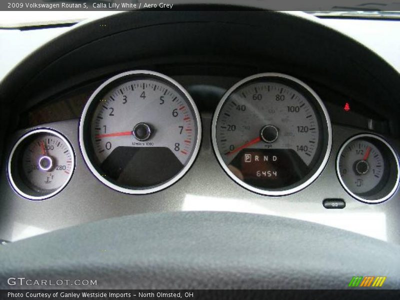 Calla Lilly White / Aero Grey 2009 Volkswagen Routan S