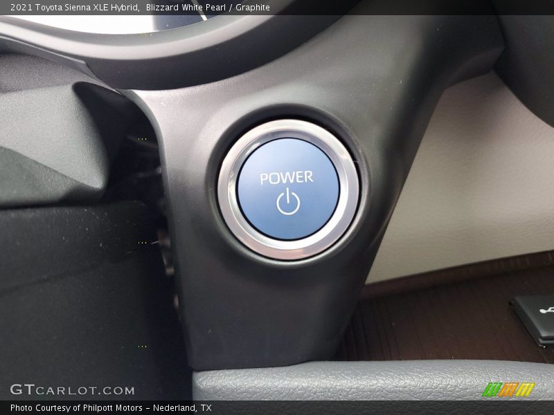 Blizzard White Pearl / Graphite 2021 Toyota Sienna XLE Hybrid