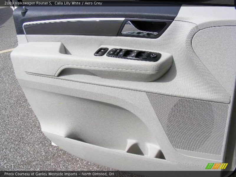 Calla Lilly White / Aero Grey 2009 Volkswagen Routan S