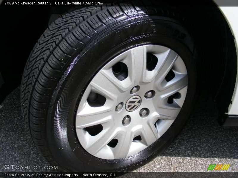 Calla Lilly White / Aero Grey 2009 Volkswagen Routan S